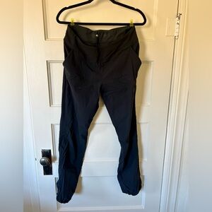 Mountain Hardwear Black Pants